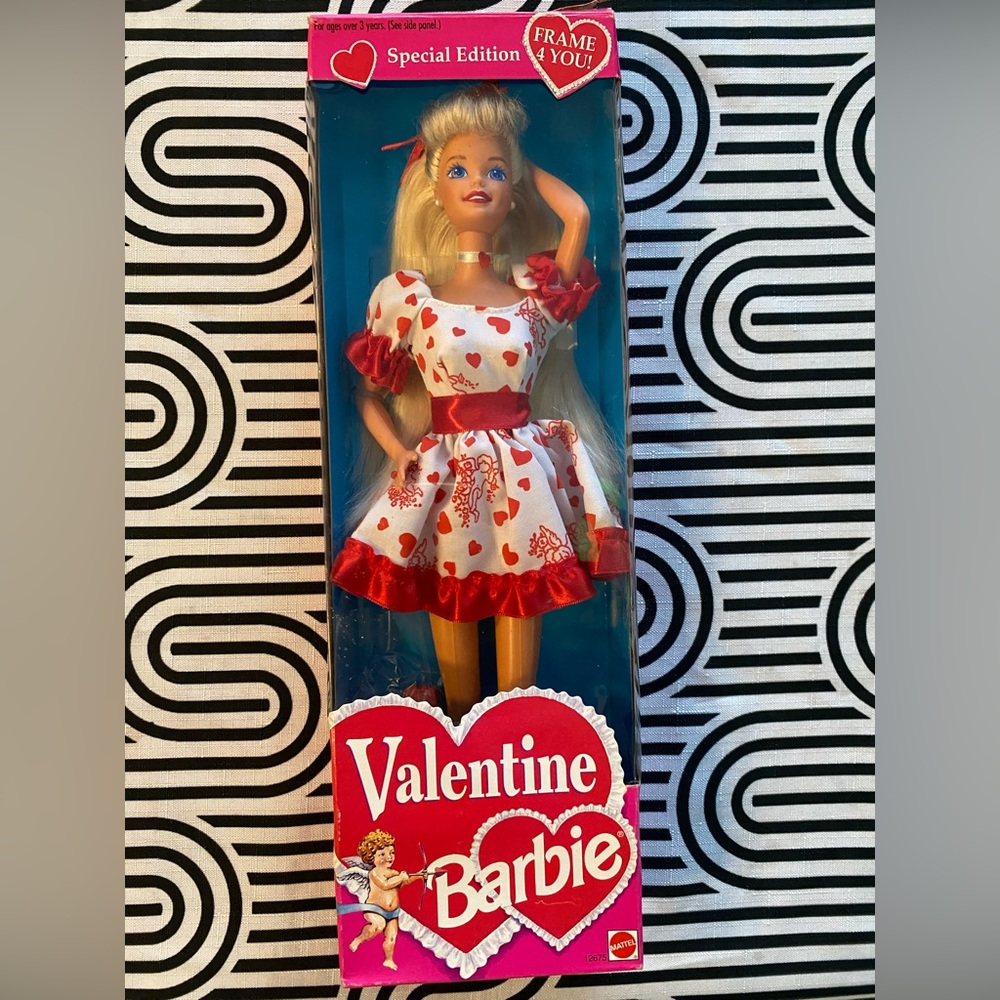 Vintage 1994 Valentine Barbie Special Edition Mattel 12675 NRFB